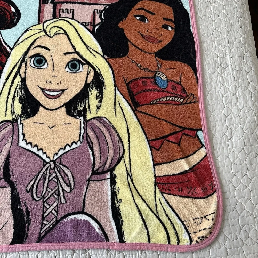 Disney Princess Blanket Ariel Moana Rapunzel Castle Northwest Fleece Throw Pink